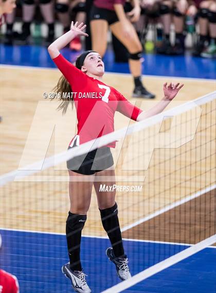 Thumbnail 3 in Montrose vs. Pueblo West (CHSAA 4A Playoff) photogallery.