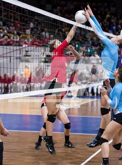 Thumbnail 1 in Montrose vs. Pueblo West (CHSAA 4A Playoff) photogallery.