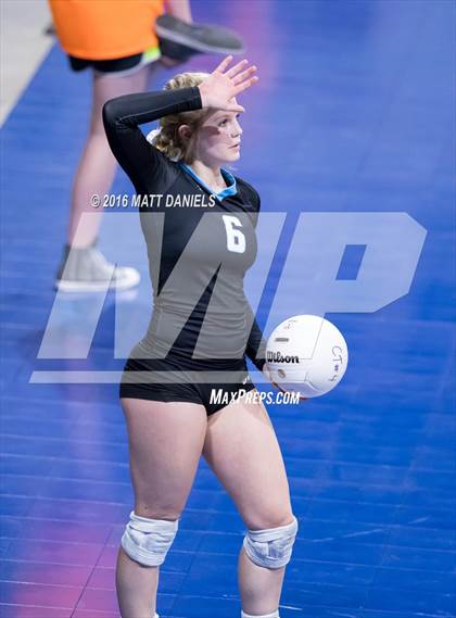 Thumbnail 1 in Montrose vs. Pueblo West (CHSAA 4A Playoff) photogallery.