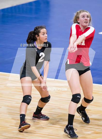 Thumbnail 3 in Montrose vs. Pueblo West (CHSAA 4A Playoff) photogallery.