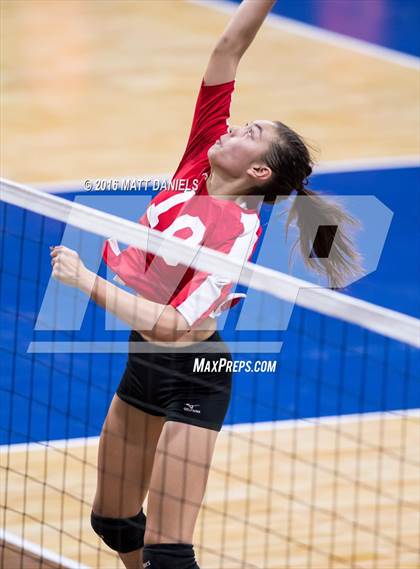 Thumbnail 3 in Montrose vs. Pueblo West (CHSAA 4A Playoff) photogallery.