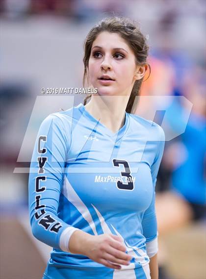 Thumbnail 2 in Montrose vs. Pueblo West (CHSAA 4A Playoff) photogallery.