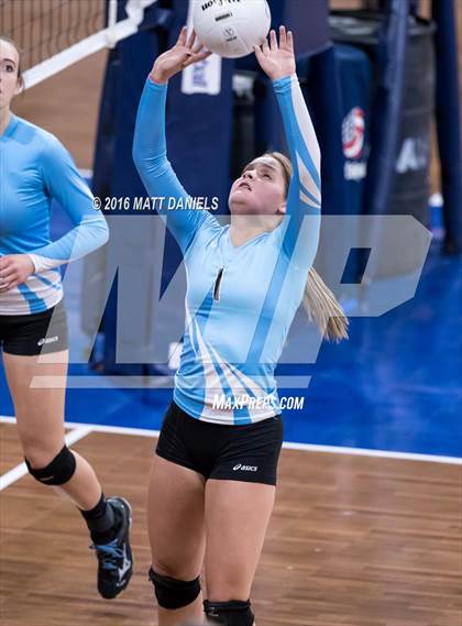 Thumbnail 1 in Montrose vs. Pueblo West (CHSAA 4A Playoff) photogallery.