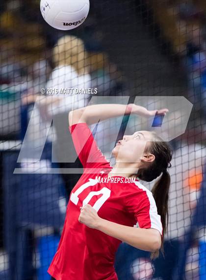 Thumbnail 3 in Montrose vs. Pueblo West (CHSAA 4A Playoff) photogallery.