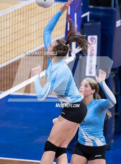 Thumbnail 1 in Montrose vs. Pueblo West (CHSAA 4A Playoff) photogallery.
