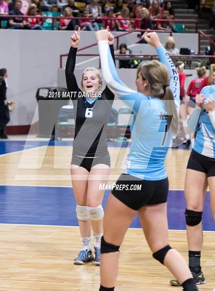Thumbnail 3 in Montrose vs. Pueblo West (CHSAA 4A Playoff) photogallery.