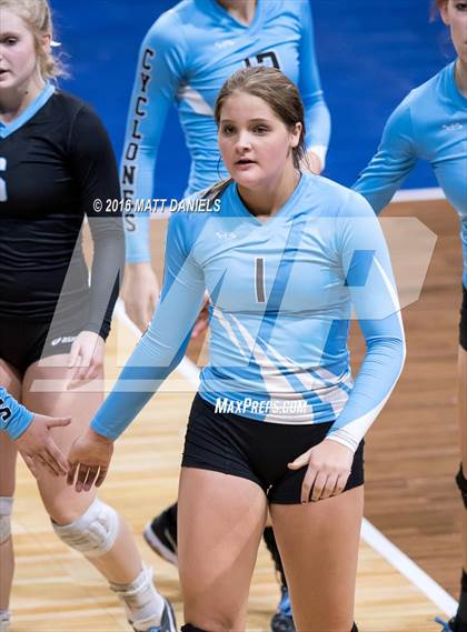 Thumbnail 1 in Montrose vs. Pueblo West (CHSAA 4A Playoff) photogallery.