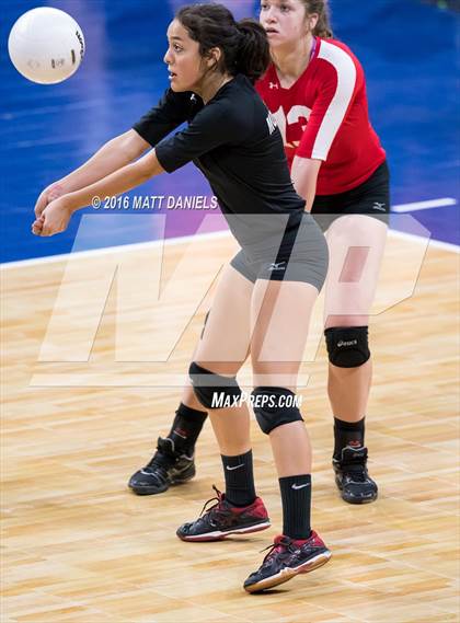 Thumbnail 2 in Montrose vs. Pueblo West (CHSAA 4A Playoff) photogallery.
