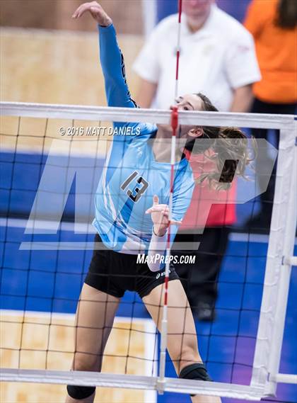 Thumbnail 3 in Montrose vs. Pueblo West (CHSAA 4A Playoff) photogallery.