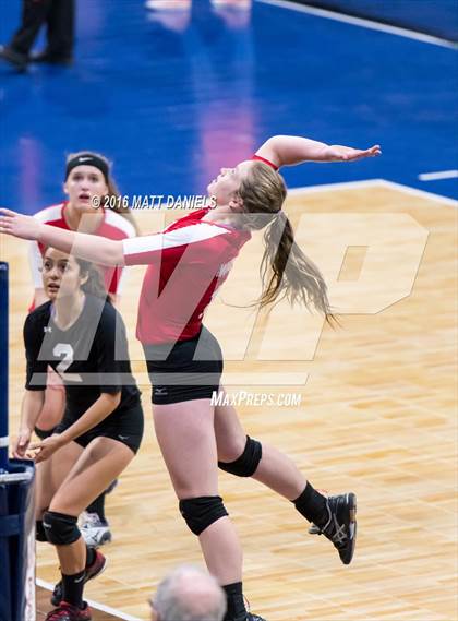 Thumbnail 3 in Montrose vs. Pueblo West (CHSAA 4A Playoff) photogallery.