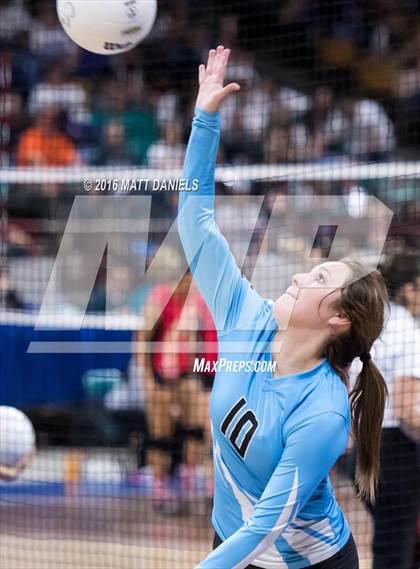 Thumbnail 1 in Montrose vs. Pueblo West (CHSAA 4A Playoff) photogallery.