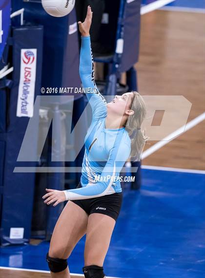 Thumbnail 3 in Montrose vs. Pueblo West (CHSAA 4A Playoff) photogallery.