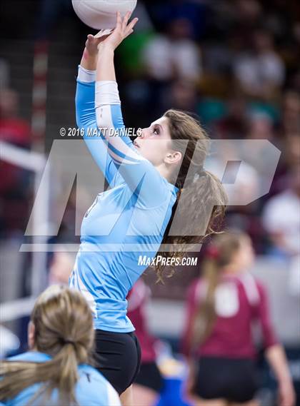 Thumbnail 1 in Montrose vs. Pueblo West (CHSAA 4A Playoff) photogallery.