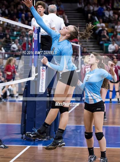 Thumbnail 3 in Montrose vs. Pueblo West (CHSAA 4A Playoff) photogallery.