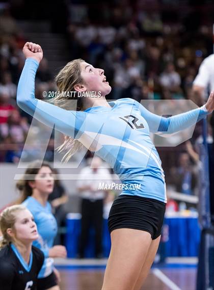 Thumbnail 1 in Montrose vs. Pueblo West (CHSAA 4A Playoff) photogallery.