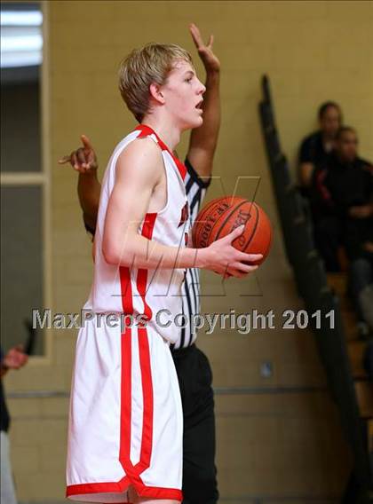 Thumbnail 3 in Chatsworth vs. Harvard-Westlake (CIF SoCal Regional D3 Playoffs) photogallery.