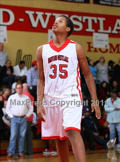 Thumbnail 2 in Chatsworth vs. Harvard-Westlake (CIF SoCal Regional D3 Playoffs) photogallery.