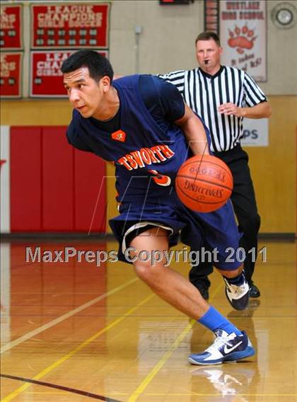 Thumbnail 1 in Chatsworth vs. Harvard-Westlake (CIF SoCal Regional D3 Playoffs) photogallery.