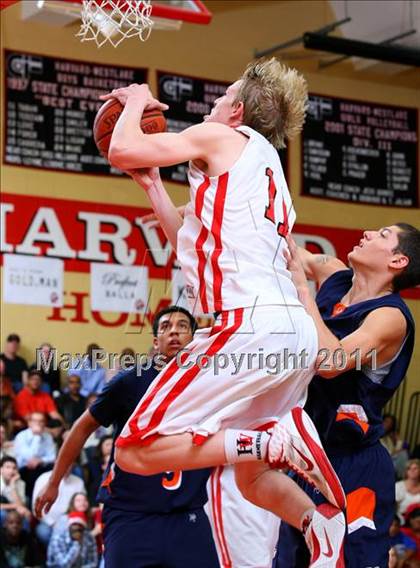 Thumbnail 3 in Chatsworth vs. Harvard-Westlake (CIF SoCal Regional D3 Playoffs) photogallery.