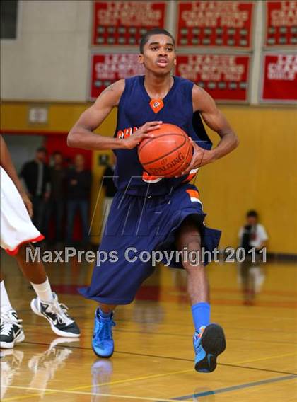 Thumbnail 2 in Chatsworth vs. Harvard-Westlake (CIF SoCal Regional D3 Playoffs) photogallery.