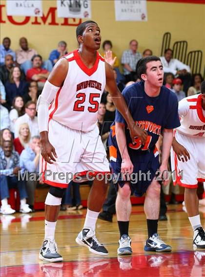 Thumbnail 2 in Chatsworth vs. Harvard-Westlake (CIF SoCal Regional D3 Playoffs) photogallery.