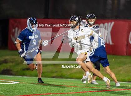 Thumbnail 2 in Valor Christian vs Arapahoe (CHSAA 5A Final) photogallery.