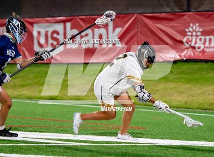 Thumbnail 1 in Valor Christian vs Arapahoe (CHSAA 5A Final) photogallery.