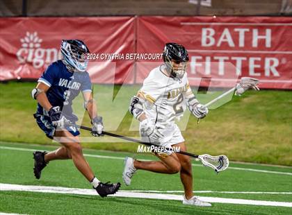 Thumbnail 2 in Valor Christian vs Arapahoe (CHSAA 5A Final) photogallery.