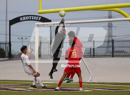 Thumbnail 3 in Waxahachie vs. Rockwall-Heath (UIL 6A Area Playoff) photogallery.