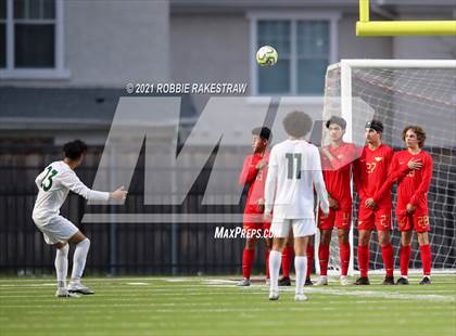 Thumbnail 3 in Waxahachie vs. Rockwall-Heath (UIL 6A Area Playoff) photogallery.