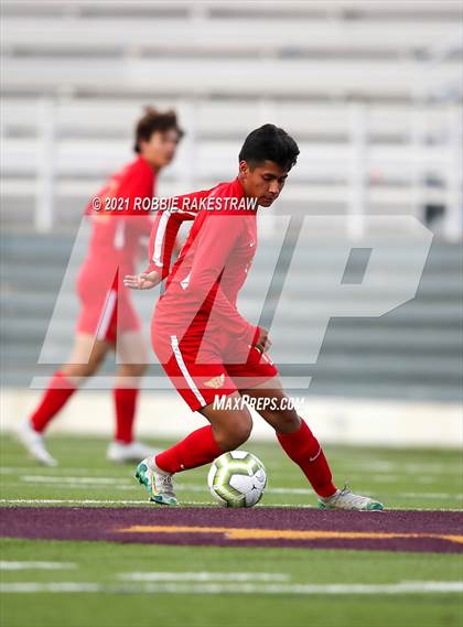 Thumbnail 2 in Waxahachie vs. Rockwall-Heath (UIL 6A Area Playoff) photogallery.