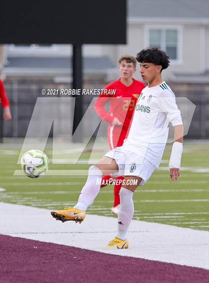 Thumbnail 2 in Waxahachie vs. Rockwall-Heath (UIL 6A Area Playoff) photogallery.
