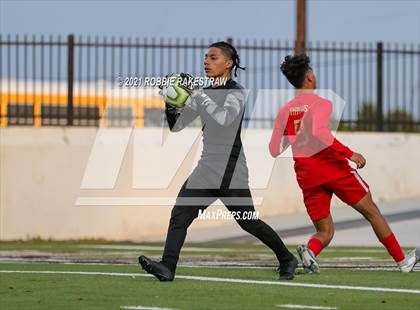 Thumbnail 2 in Waxahachie vs. Rockwall-Heath (UIL 6A Area Playoff) photogallery.