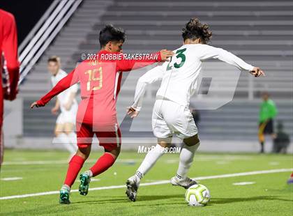 Thumbnail 2 in Waxahachie vs. Rockwall-Heath (UIL 6A Area Playoff) photogallery.