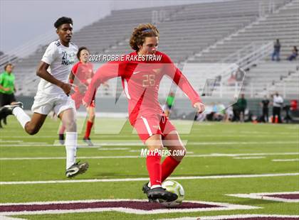 Thumbnail 1 in Waxahachie vs. Rockwall-Heath (UIL 6A Area Playoff) photogallery.