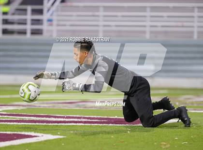 Thumbnail 3 in Waxahachie vs. Rockwall-Heath (UIL 6A Area Playoff) photogallery.