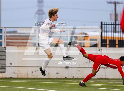 Thumbnail 3 in Waxahachie vs. Rockwall-Heath (UIL 6A Area Playoff) photogallery.