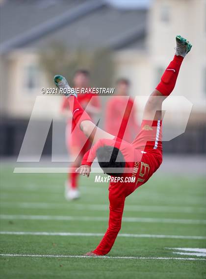 Thumbnail 3 in Waxahachie vs. Rockwall-Heath (UIL 6A Area Playoff) photogallery.