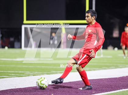 Thumbnail 2 in Waxahachie vs. Rockwall-Heath (UIL 6A Area Playoff) photogallery.