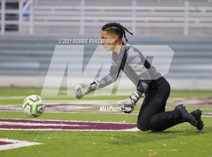 Thumbnail 2 in Waxahachie vs. Rockwall-Heath (UIL 6A Area Playoff) photogallery.