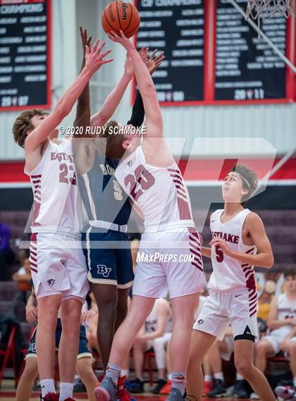 Thumbnail 1 in Bonita Vista vs Eastlake (Torrey Pines Holiday Classic) photogallery.