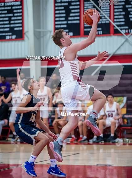 Thumbnail 3 in Bonita Vista vs Eastlake (Torrey Pines Holiday Classic) photogallery.