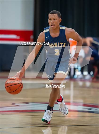 Thumbnail 2 in Bonita Vista vs Eastlake (Torrey Pines Holiday Classic) photogallery.