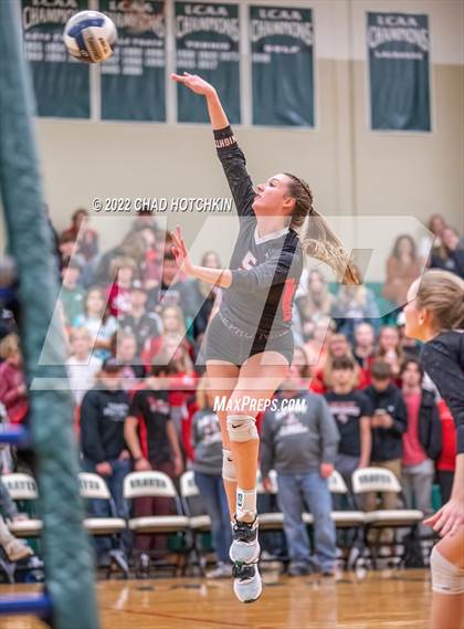Thumbnail 2 in Le Roy vs Midlakes (NYSPHSAA C1/C2 State Qualifier Crossover) photogallery.