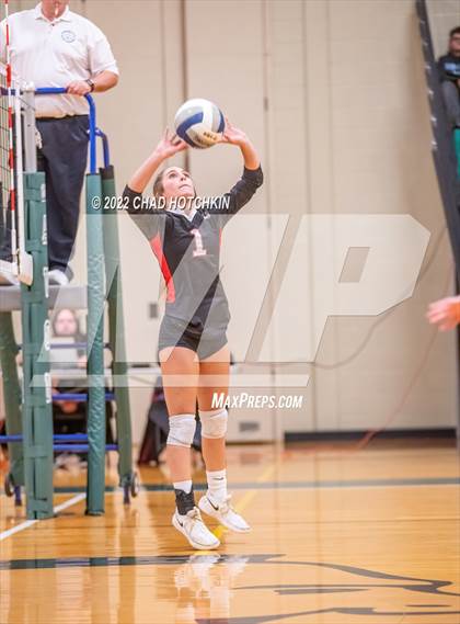 Thumbnail 1 in Le Roy vs Midlakes (NYSPHSAA C1/C2 State Qualifier Crossover) photogallery.