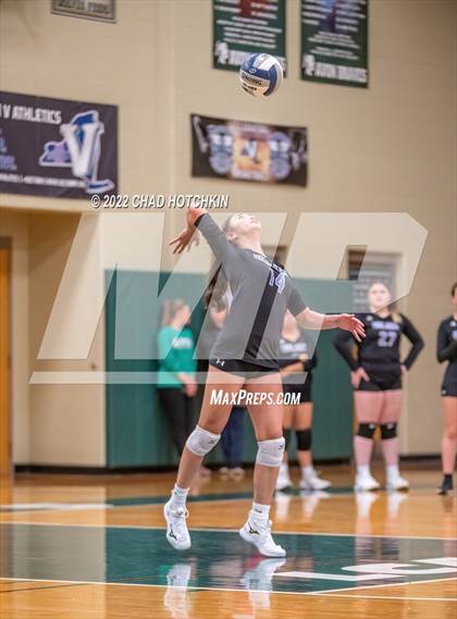 Thumbnail 2 in Le Roy vs Midlakes (NYSPHSAA C1/C2 State Qualifier Crossover) photogallery.