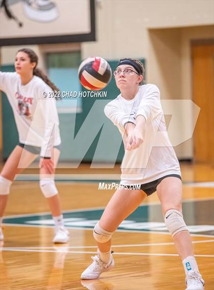 Thumbnail 1 in Le Roy vs Midlakes (NYSPHSAA C1/C2 State Qualifier Crossover) photogallery.