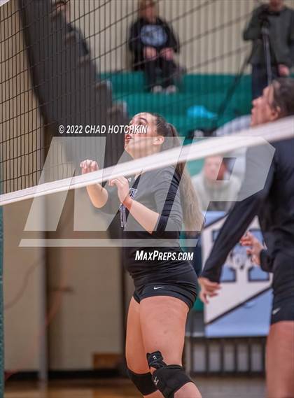 Thumbnail 1 in Le Roy vs Midlakes (NYSPHSAA C1/C2 State Qualifier Crossover) photogallery.