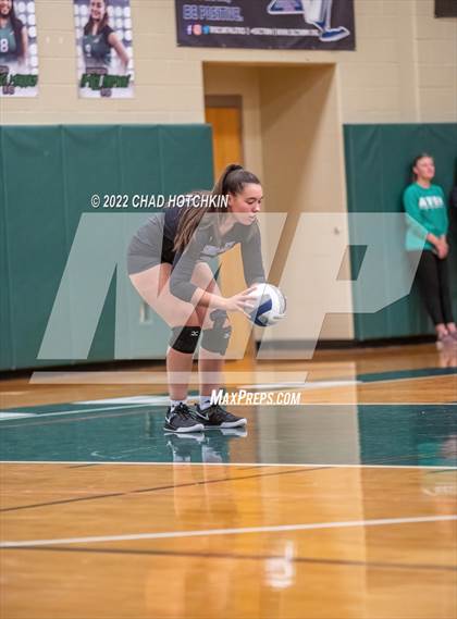 Thumbnail 1 in Le Roy vs Midlakes (NYSPHSAA C1/C2 State Qualifier Crossover) photogallery.