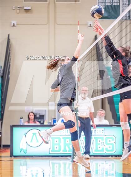Thumbnail 2 in Le Roy vs Midlakes (NYSPHSAA C1/C2 State Qualifier Crossover) photogallery.